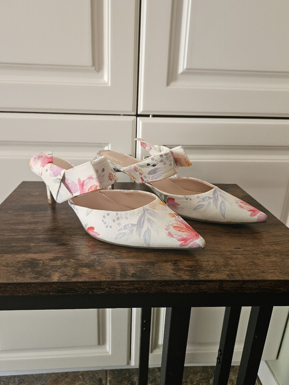 Bandolino Millie White Floral Pointed Toe Bow Strap Kitten Heels Mules Coquette - Picture 3 of 6